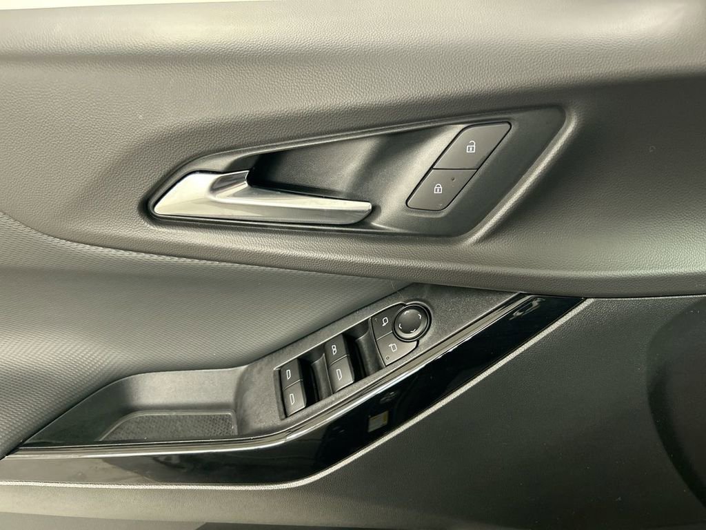 2026 Chevrolet Equinox LT - Photo 11