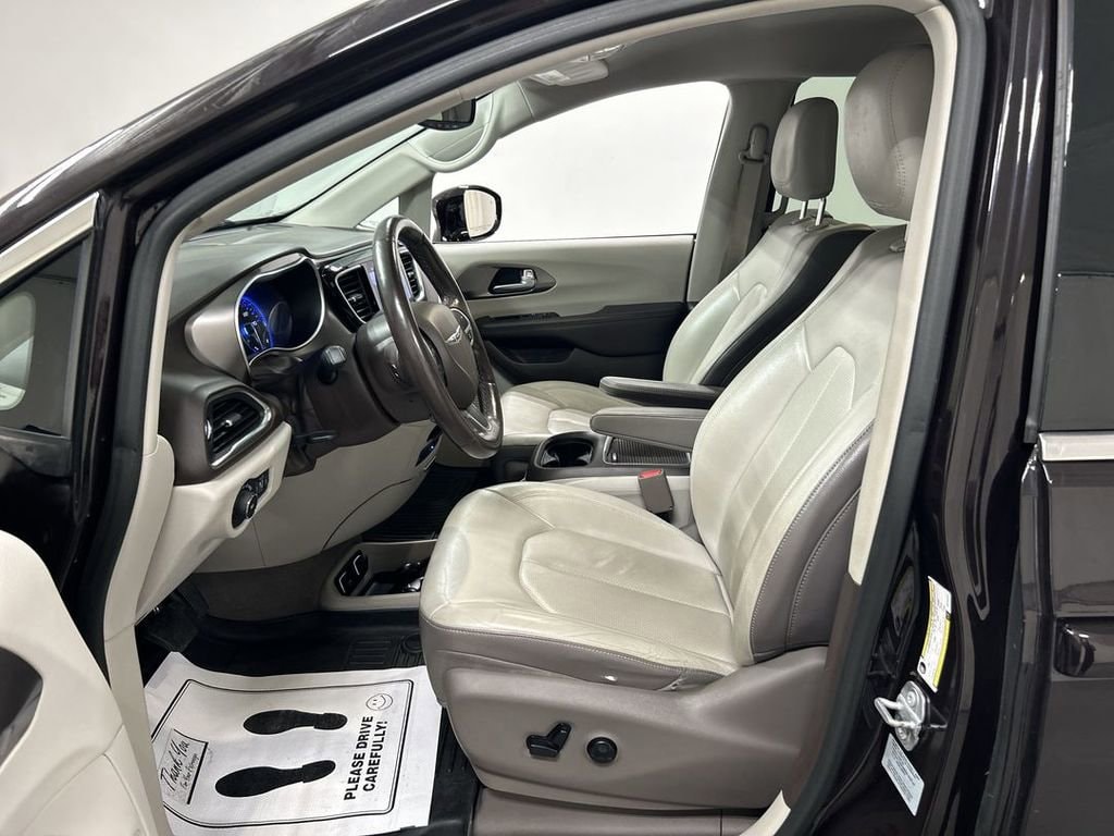 2017 Chrysler Pacifica Touring-L Plus - Photo 9