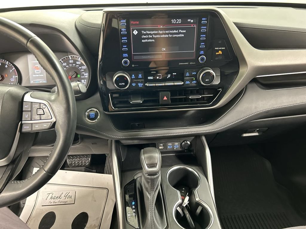 2022 Toyota Highlander LE - Photo 18