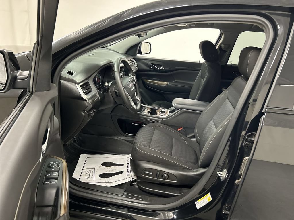 2022 GMC Acadia SLE - Photo 9