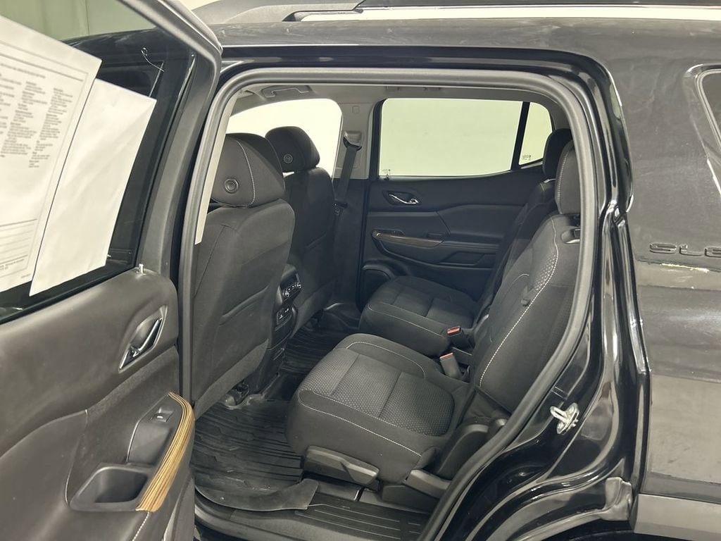 2022 GMC Acadia SLE - Photo 19