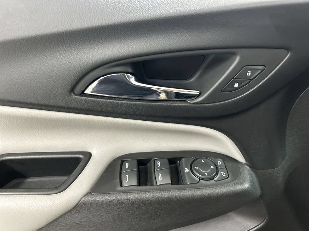 2018 Chevrolet Equinox LT - Photo 11