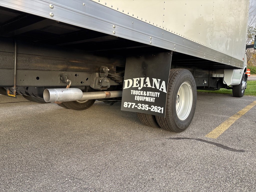 2025 Gmc Savana Cutaway photo 4