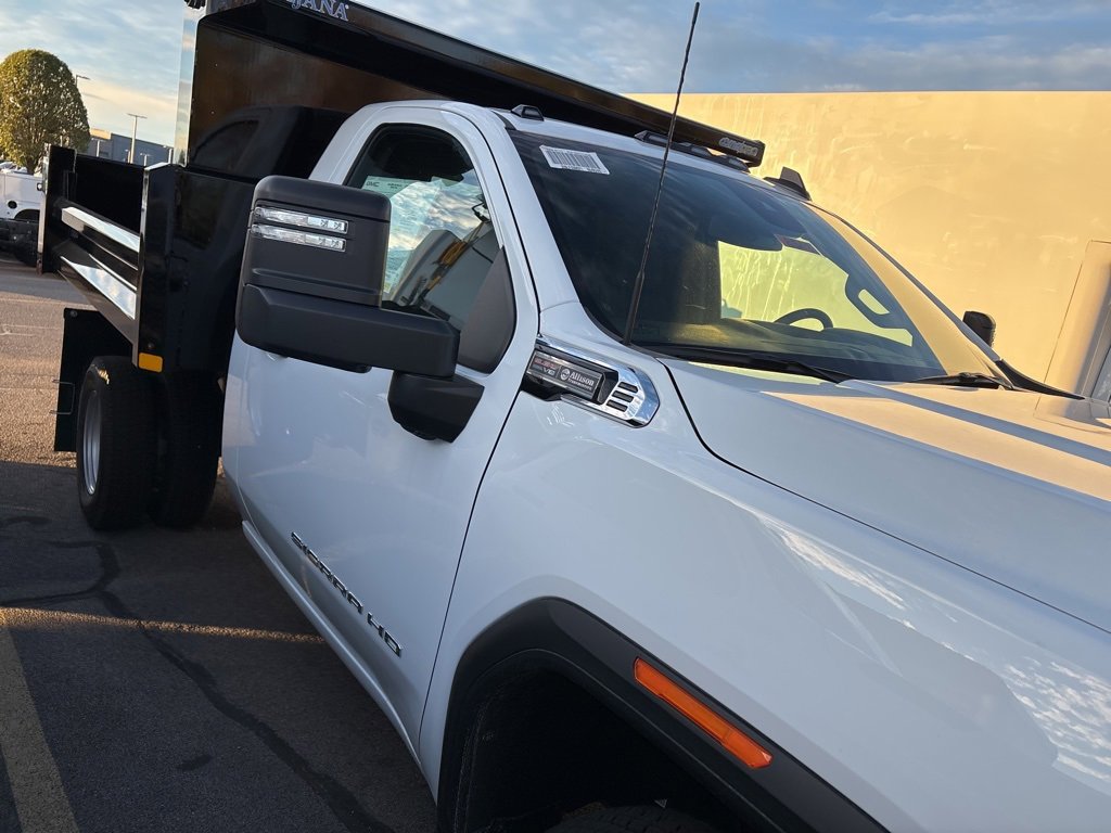 2025 Gmc Sierra 3500 HD Pro photo 3