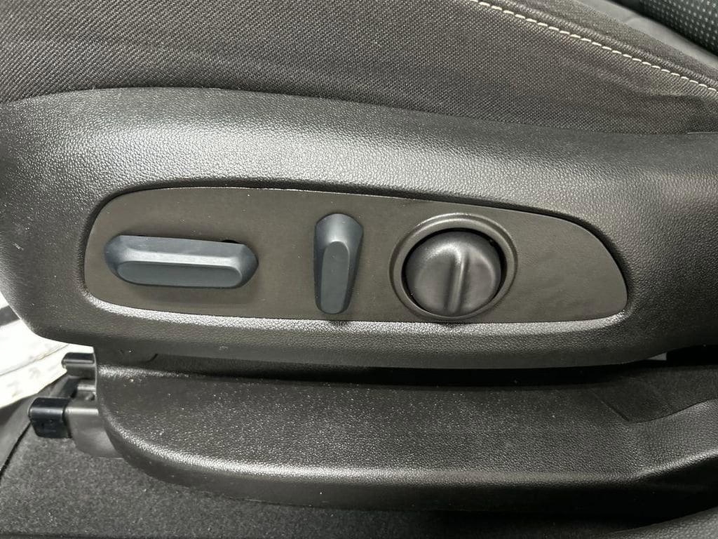 2022 GMC Acadia SLE - Photo 10