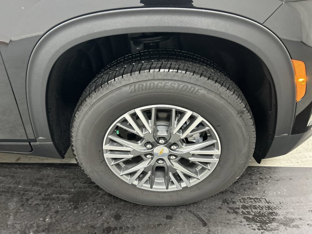 2027 Chevrolet Traverse LT - Photo 7