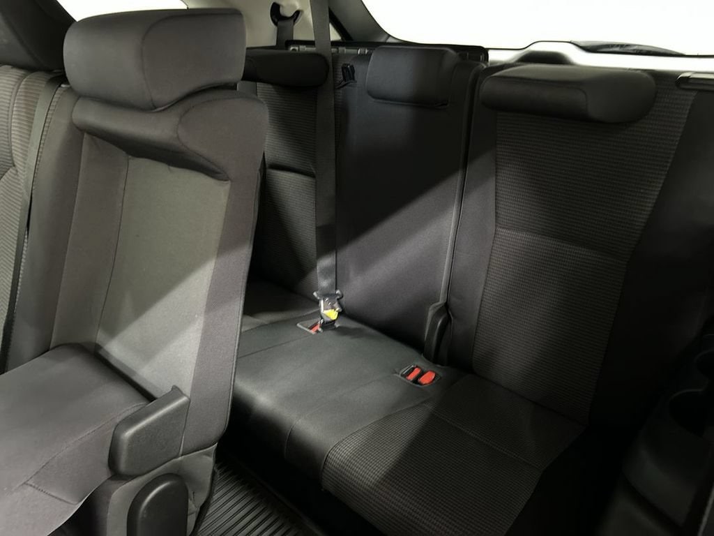 2022 Toyota Highlander LE - Photo 20