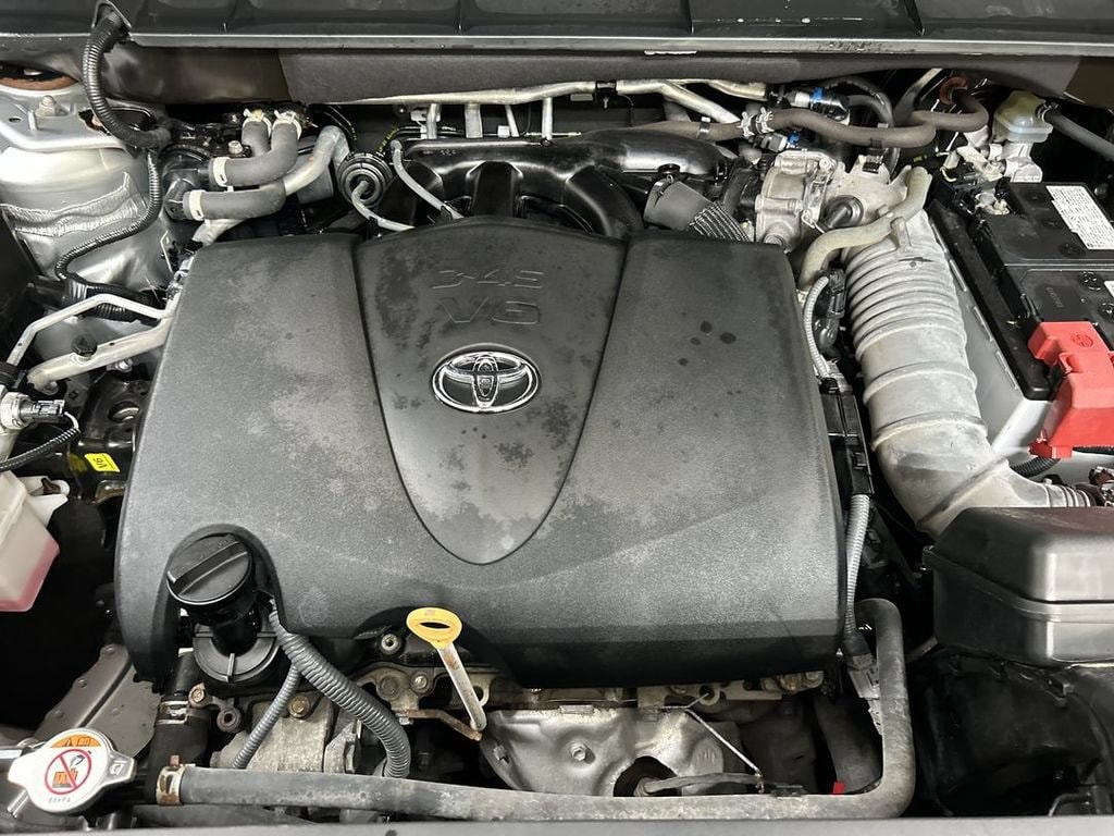 2022 Toyota Highlander LE - Photo 24