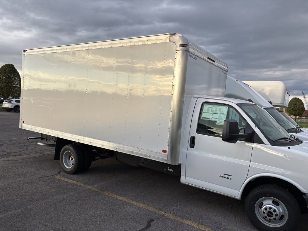 New 2025 GMC Savana Cutaway 4500 2WT Cutaway Van