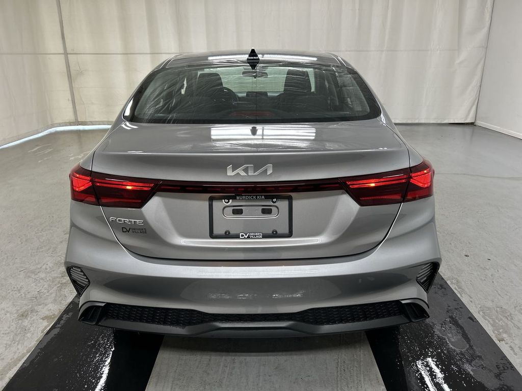 2023 Kia Forte LXS - Photo 20