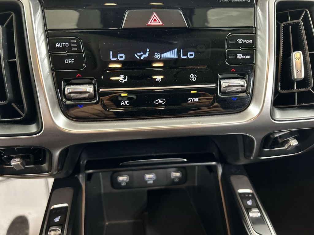 2021 Kia Sorento S - Photo 16