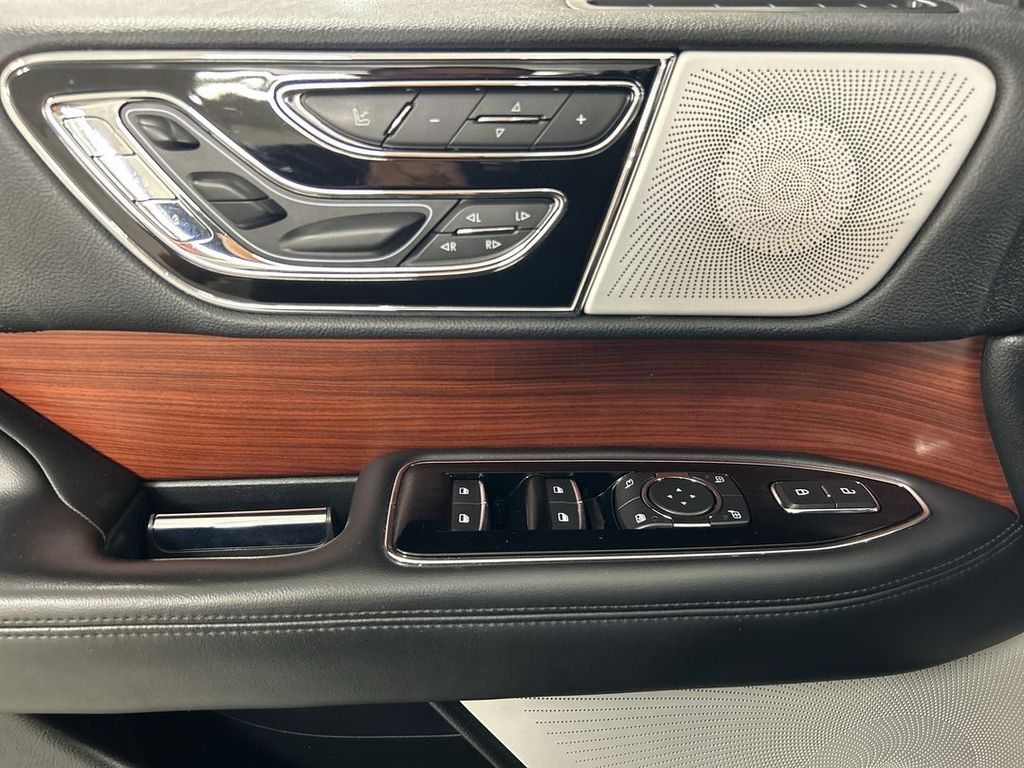2021 Lincoln Navigator Reserve L - Photo 10