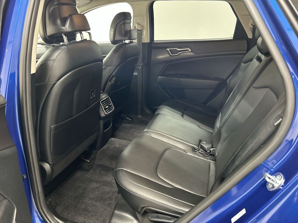 2025 Kia Sportage EX - Photo 20