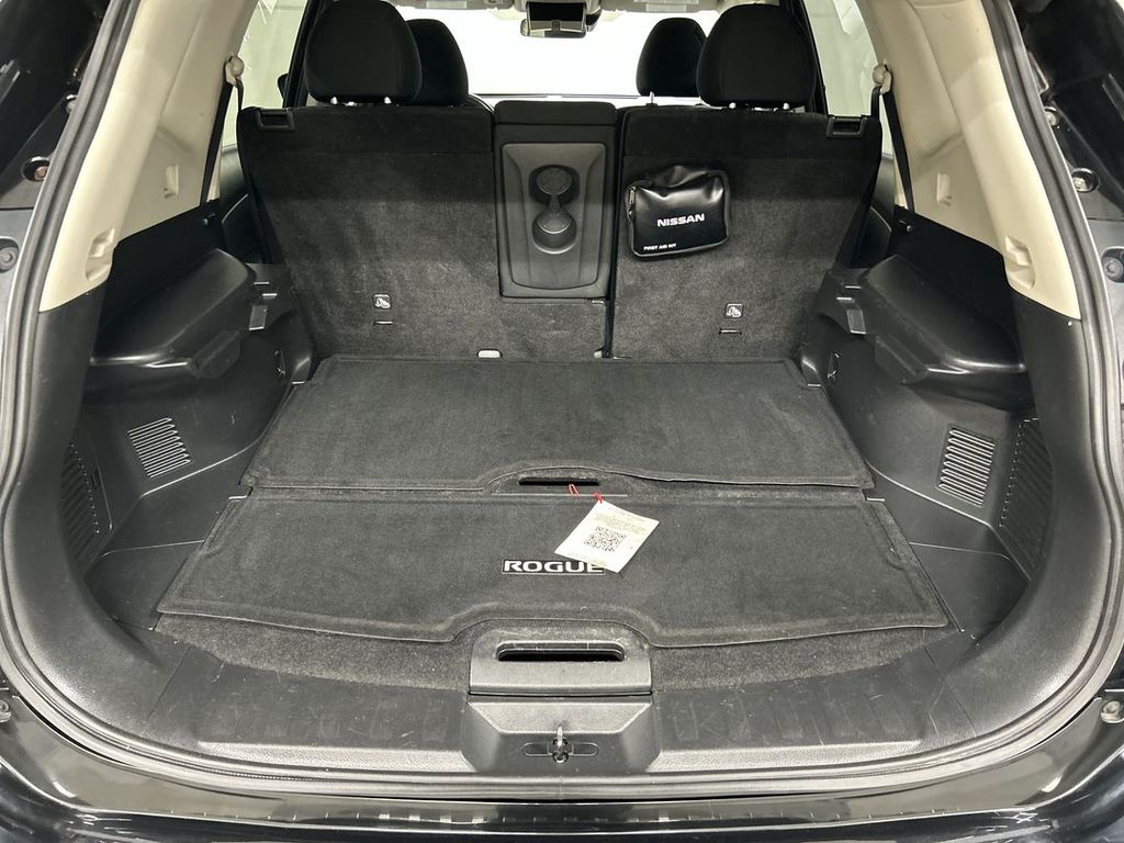 2019 Nissan Rogue SV - Photo 19