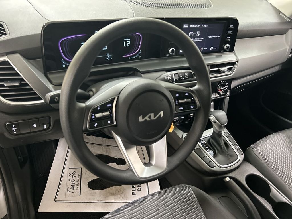 Used 2024 Kia Seltos LX SUV