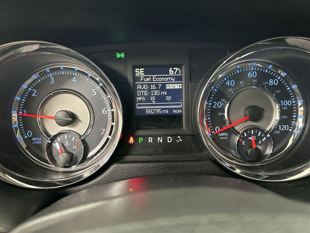 2014 Chrysler Town & Country Touring - Photo 13