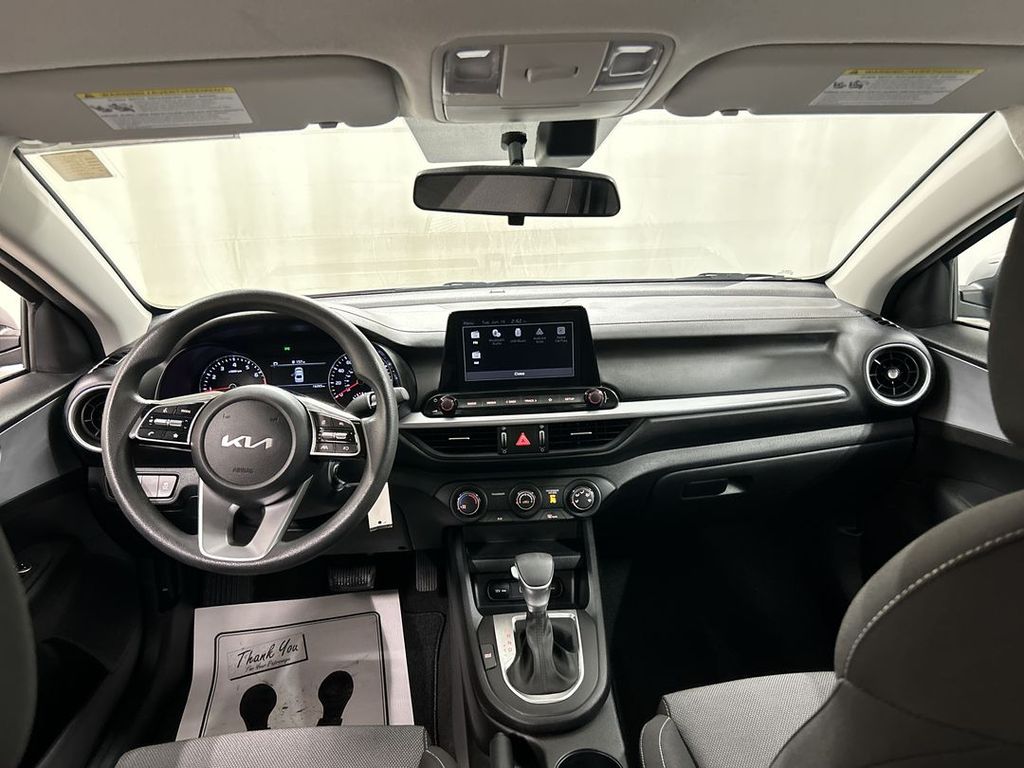 2023 Kia Forte LXS - Photo 18