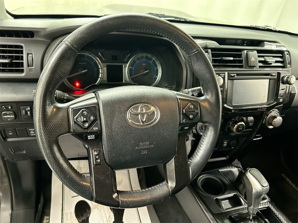 2018 Toyota 4Runner SR5 photo 4