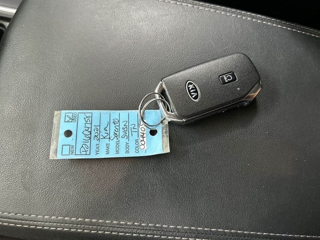 2021 Kia Sorento S - Photo 12