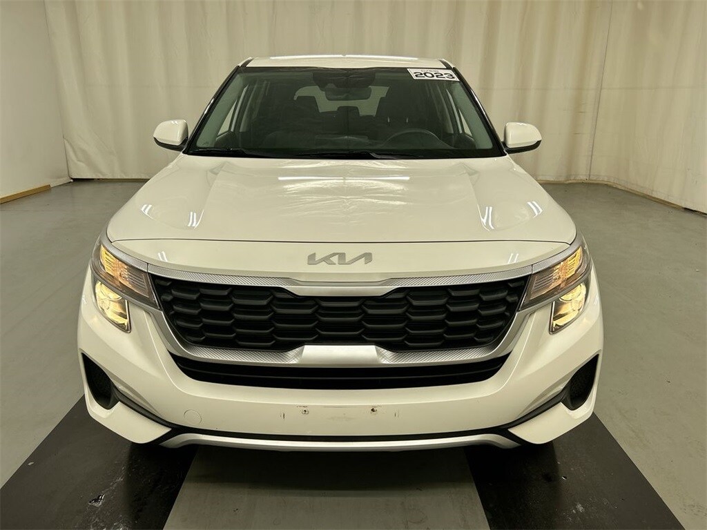 2023 Kia Seltos LX photo 3