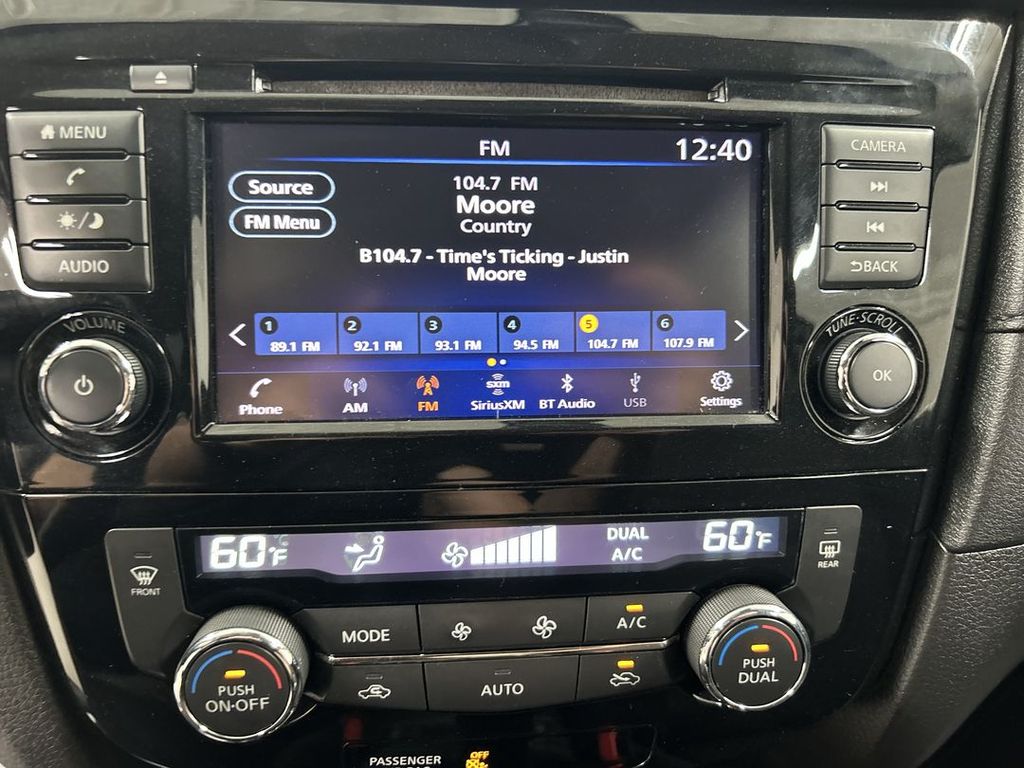 2019 Nissan Rogue SV - Photo 14