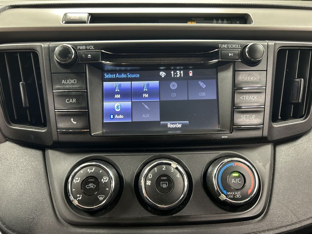 2017 Toyota RAV4 LE - Photo 14