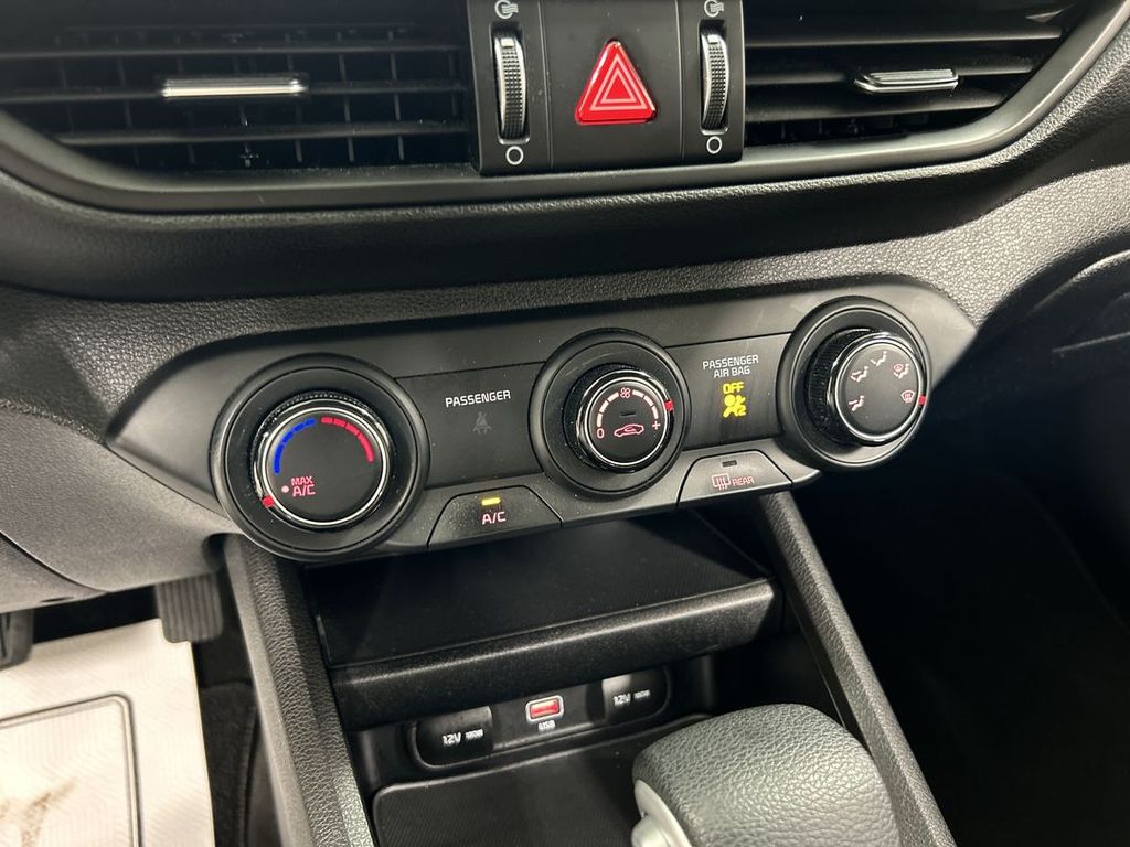 2023 Kia Forte LXS - Photo 16