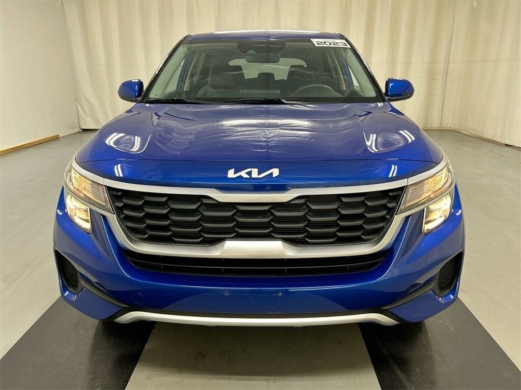 2023 Kia Seltos LX photo 3