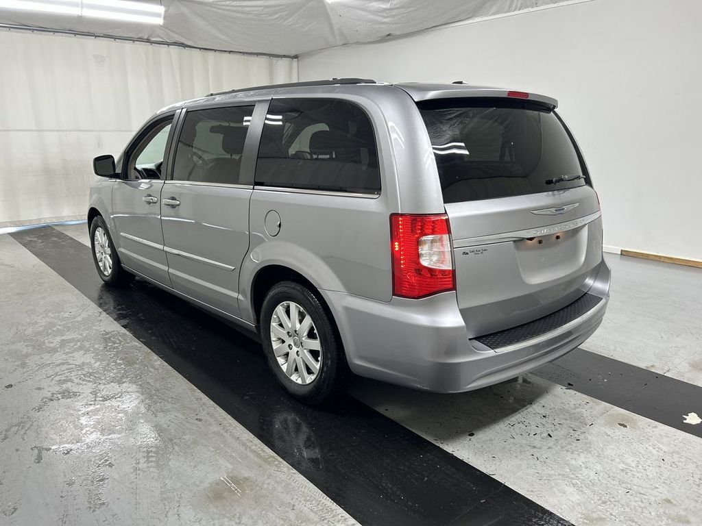 2014 Chrysler Town & Country Touring - Photo 7
