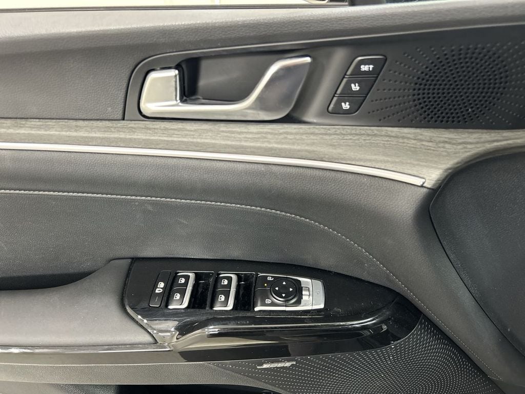 2025 Kia K5 EX - Photo 11