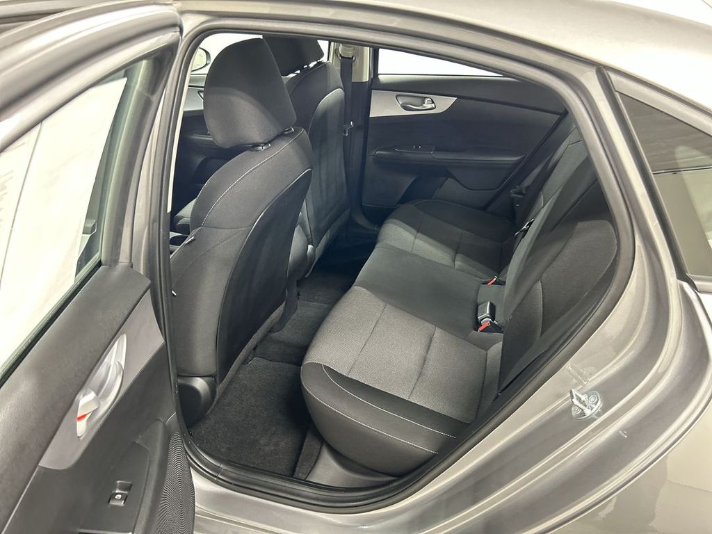 2023 Kia Forte LXS - Photo 19