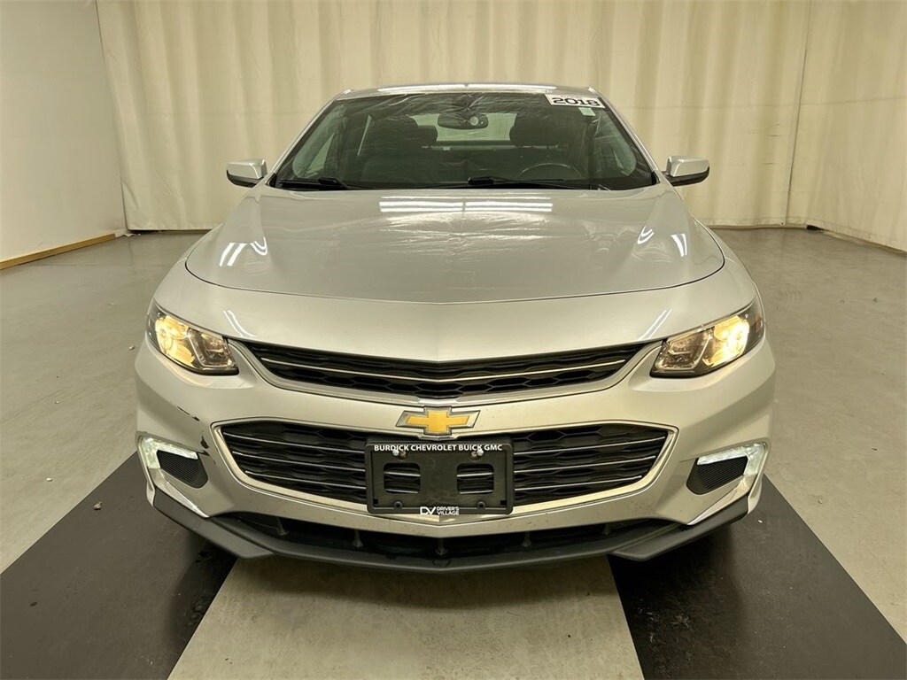 2018 Chevrolet Malibu 1LT photo 3