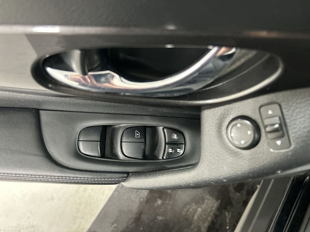 2019 Nissan Rogue SV - Photo 11