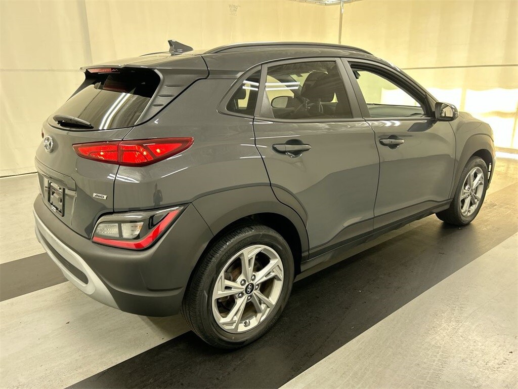 2023 Hyundai Kona SEL photo 2