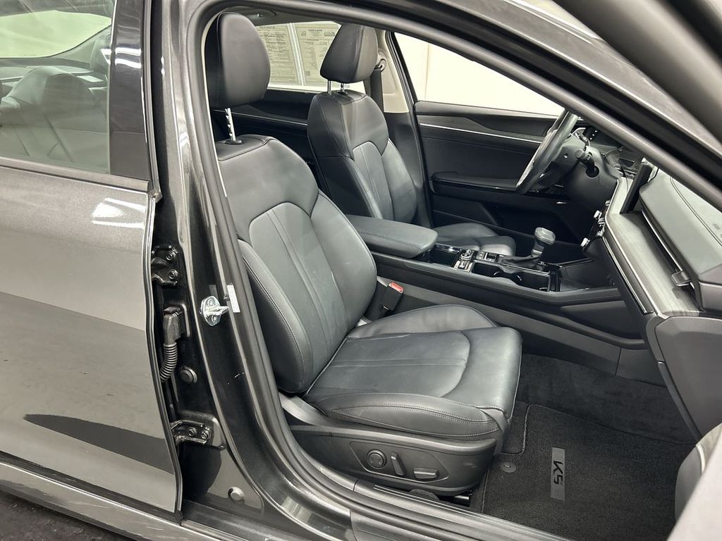 2025 Kia K5 EX - Photo 24