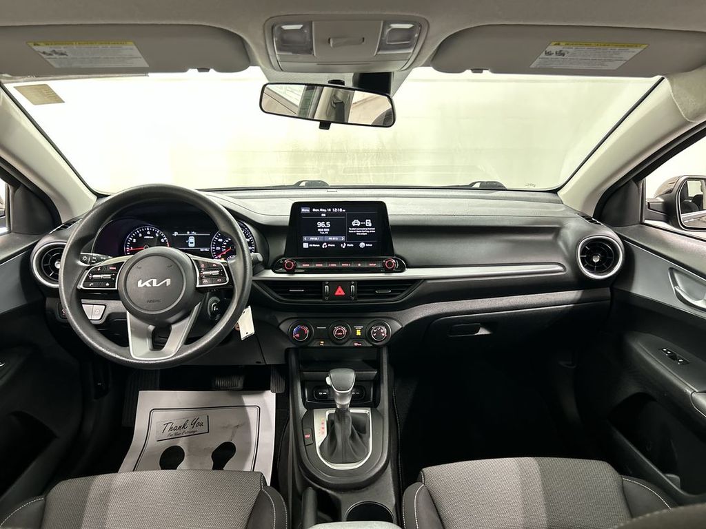 2023 Kia Forte LXS - Photo 18