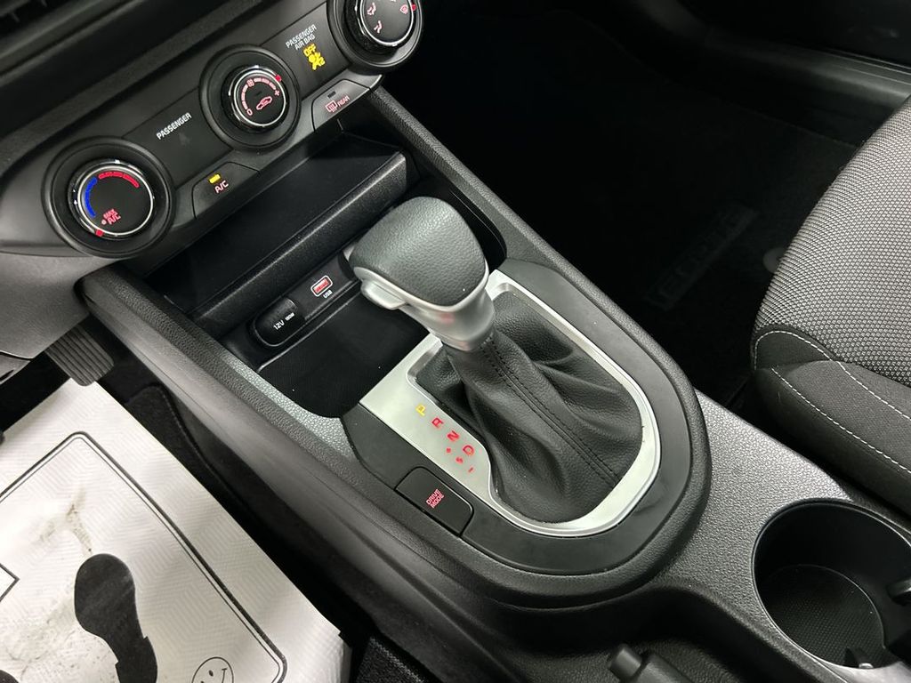 2023 Kia Forte LXS - Photo 17