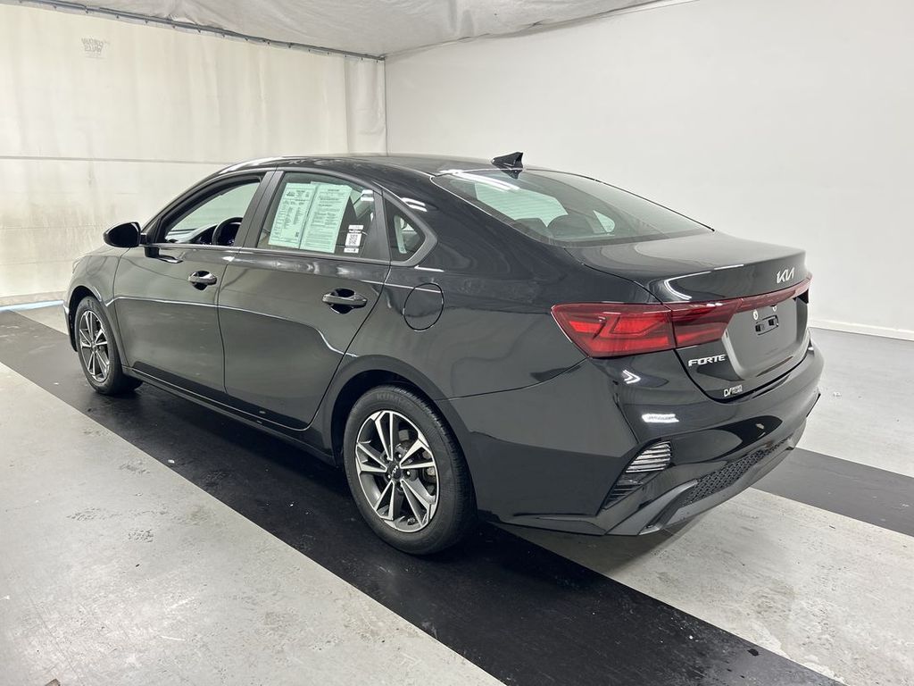 2023 Kia Forte LXS - Photo 7