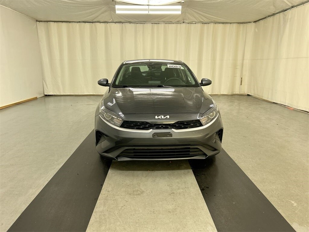 2023 Kia Forte LXS photo 2