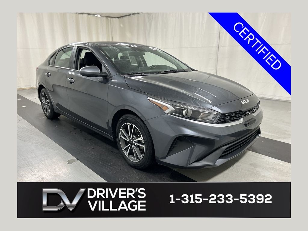 2023 Kia Forte LXS AT's photo