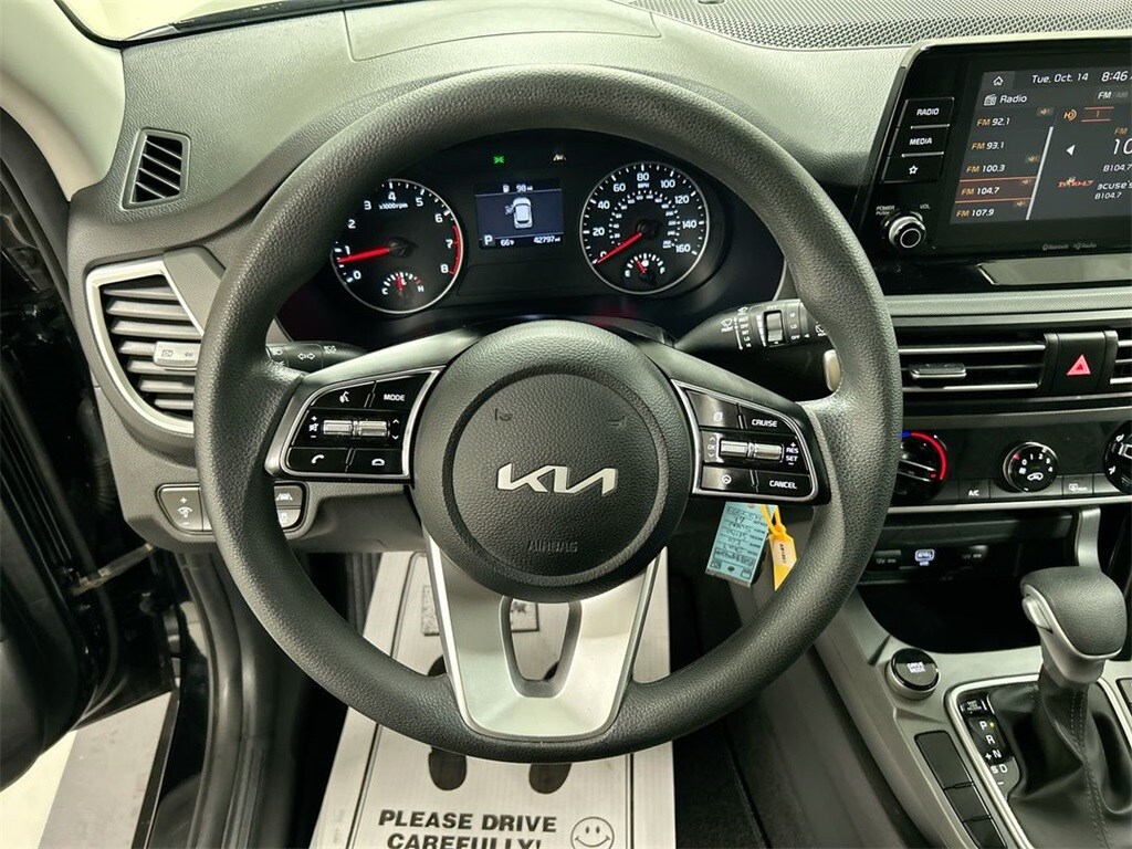 2023 Kia Seltos LX photo 4