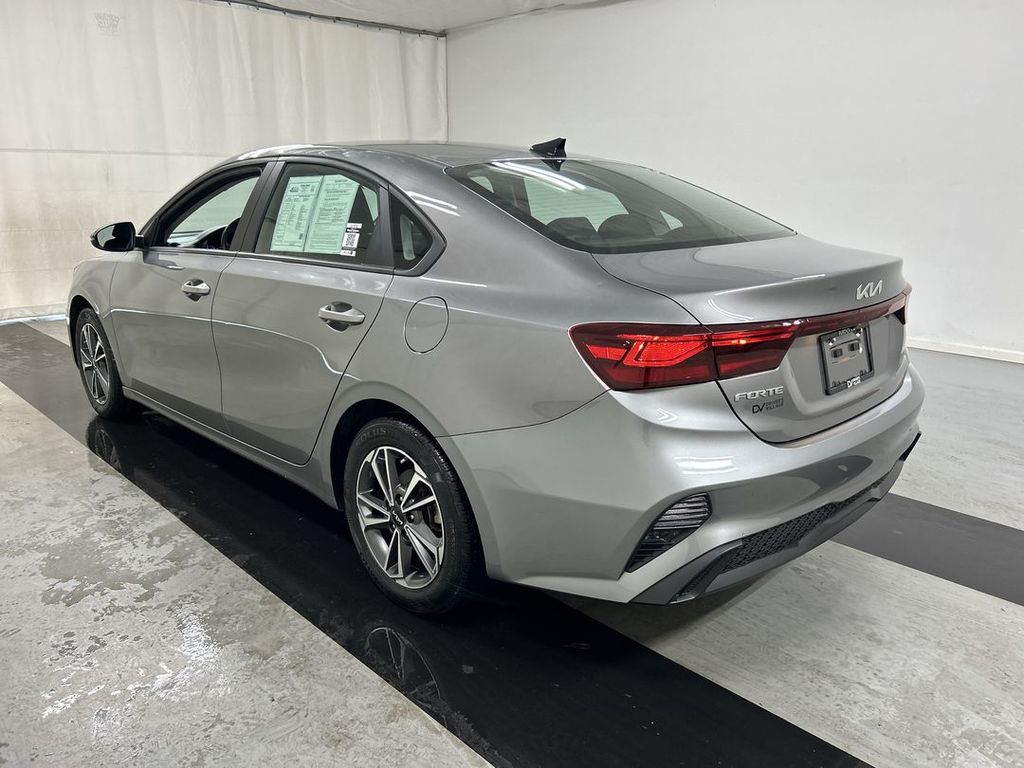 2023 Kia Forte LXS - Photo 7