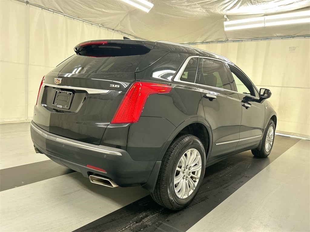 Used 2018 Cadillac XT5 Base with VIN 1GYKNBRS6JZ217571 for sale in Cicero, NY