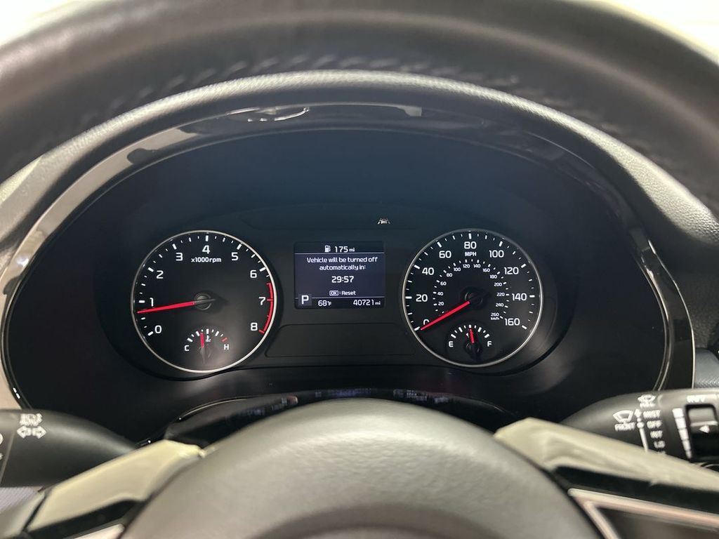 2023 Kia Seltos S - Photo 13