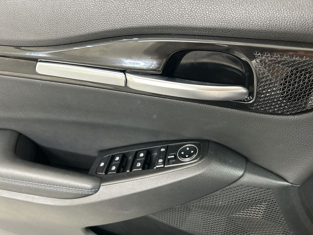 2023 Kia Seltos S - Photo 11