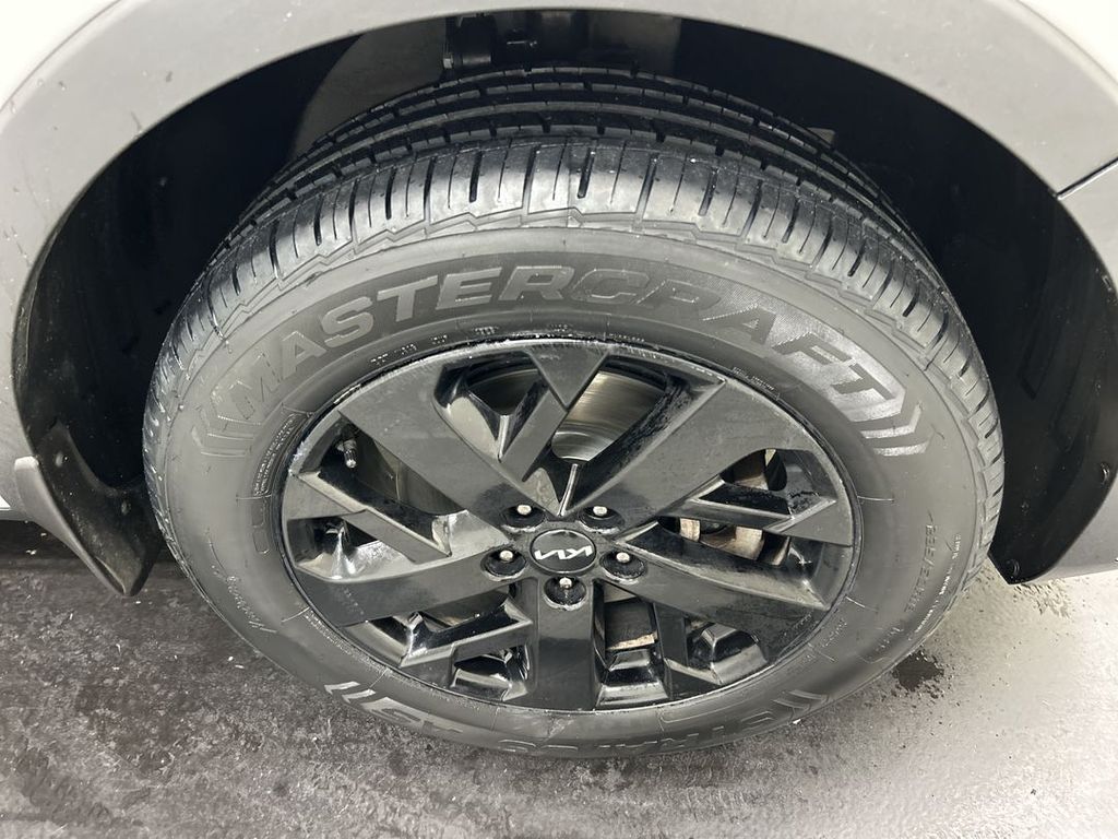 2022 Kia Sorento X-Line S - Photo 8