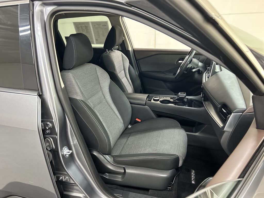 2021 Nissan Rogue SV - Photo 22