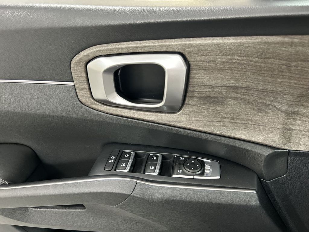 2022 Kia Sorento X-Line S - Photo 11