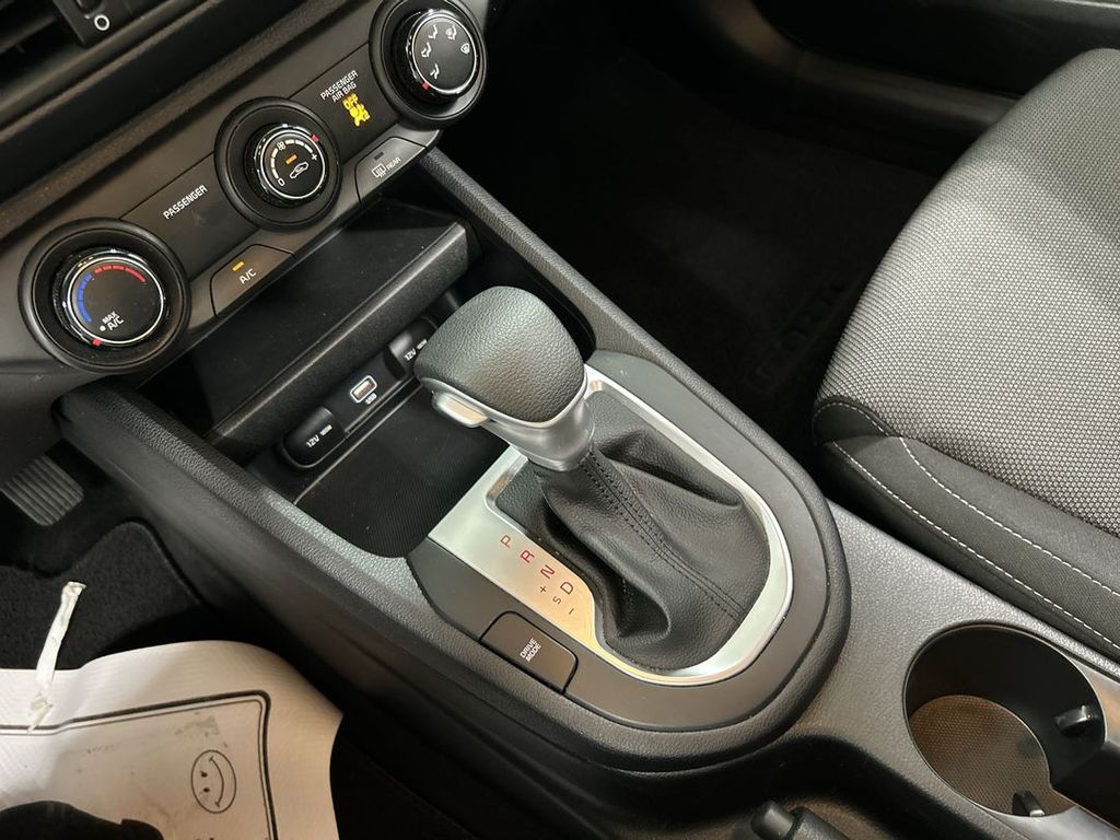 2023 Kia Forte LXS - Photo 17