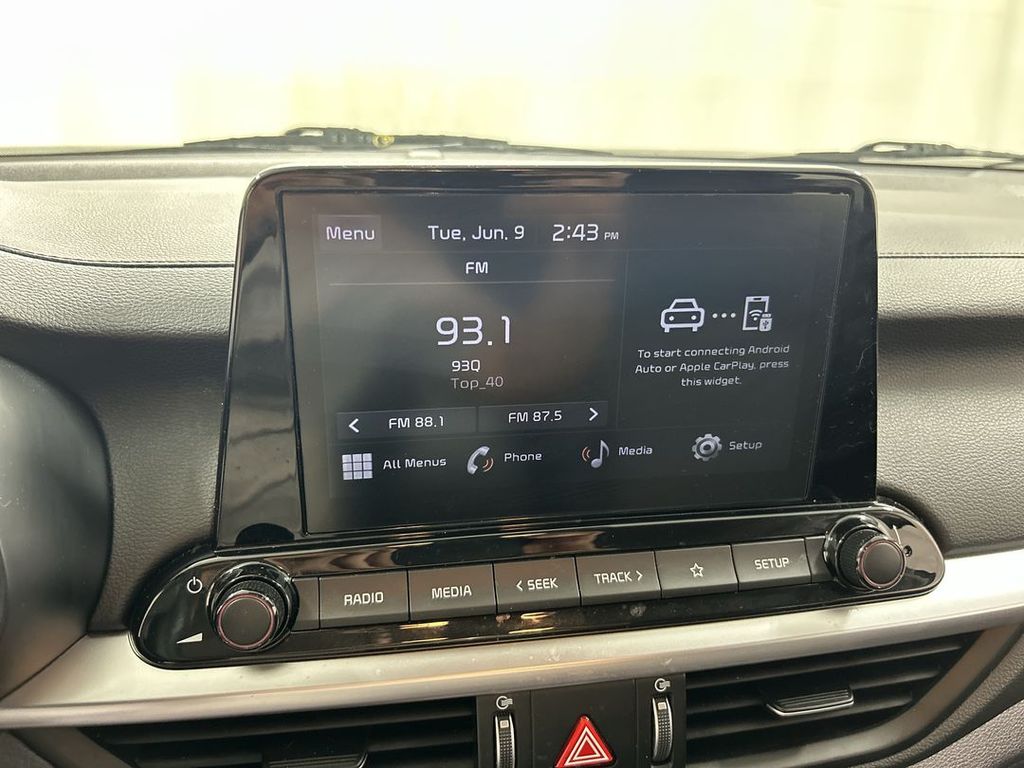 2023 Kia Forte LXS - Photo 14